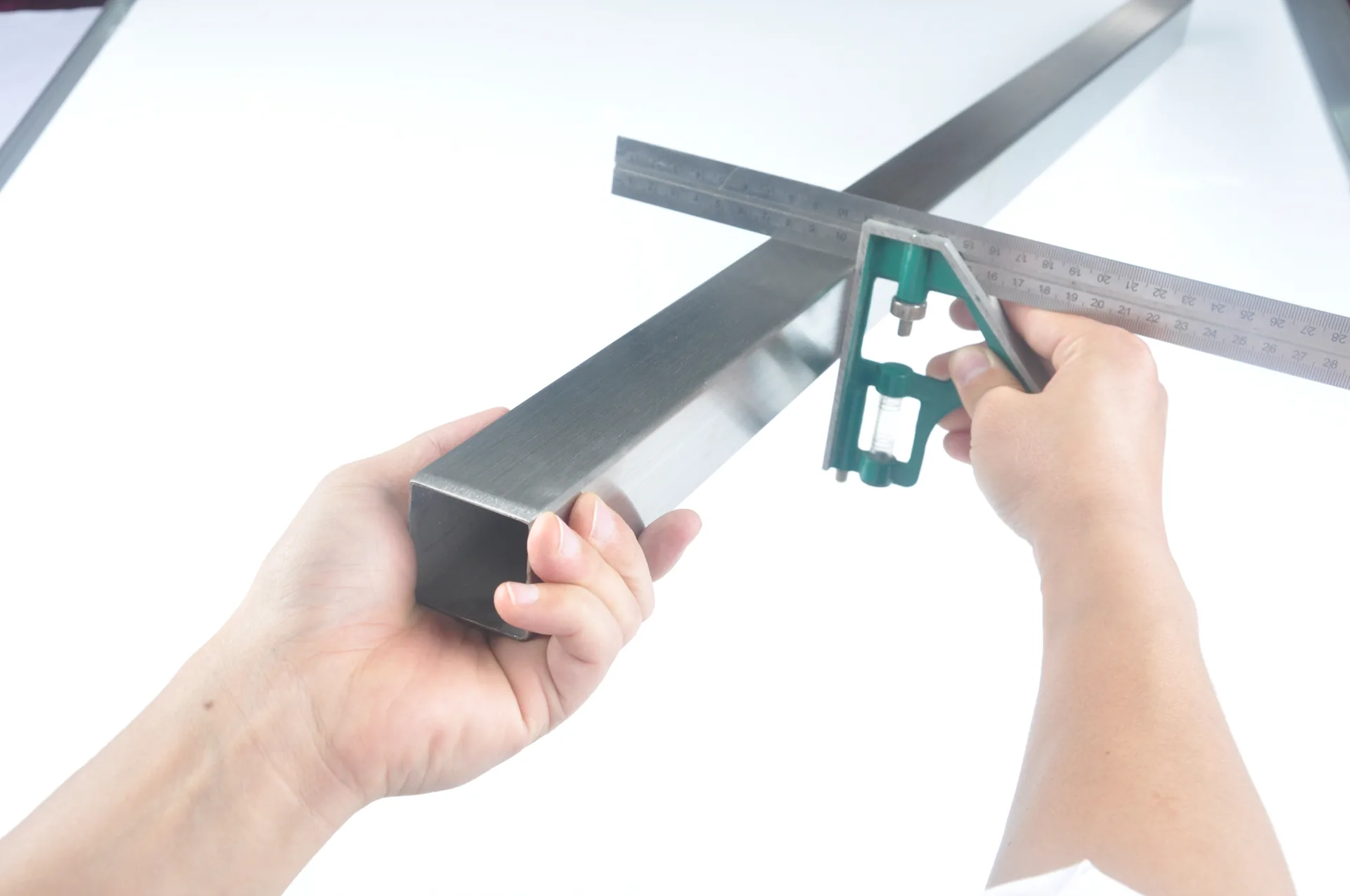 Caliper inspection of stainless steel tube dimensions